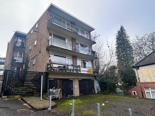 Apartment in Luton - View 3