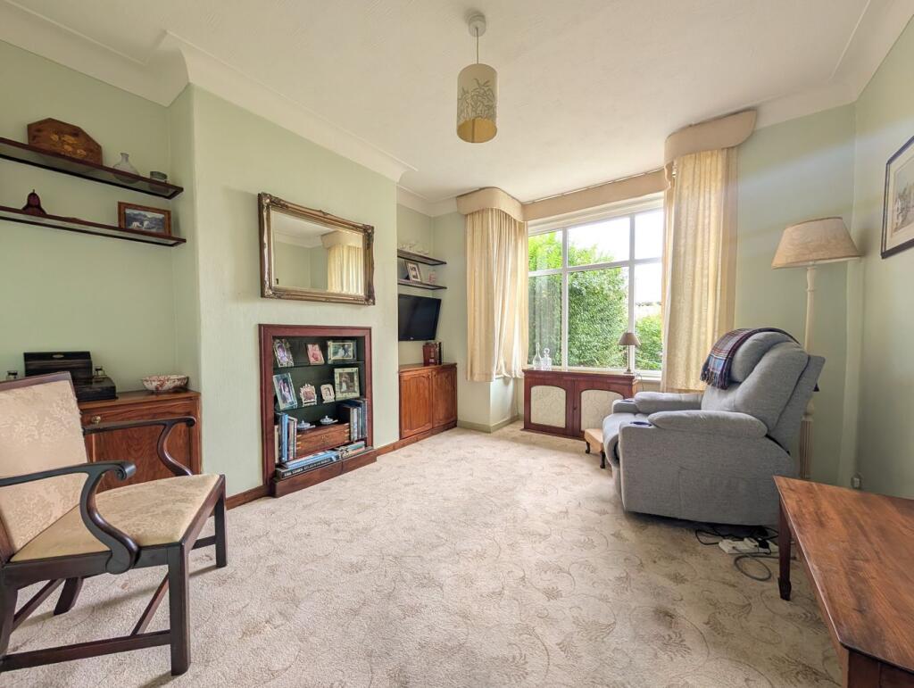 House in Bradford, Nab Wood, Shipley - View 2