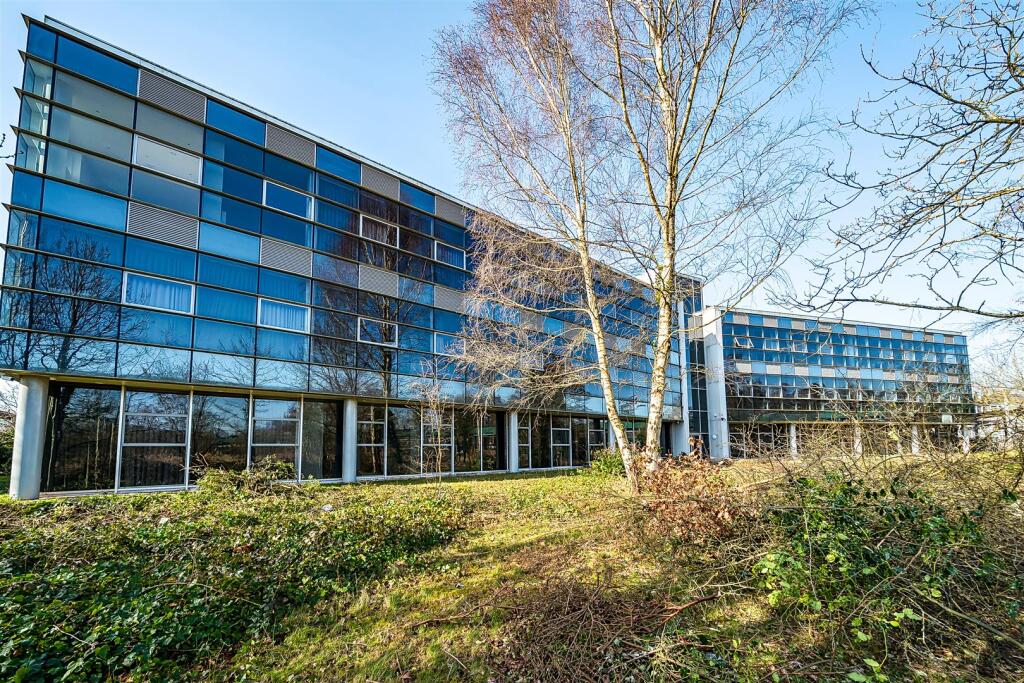 Main image of property: Roop House Waterfront, Fleet