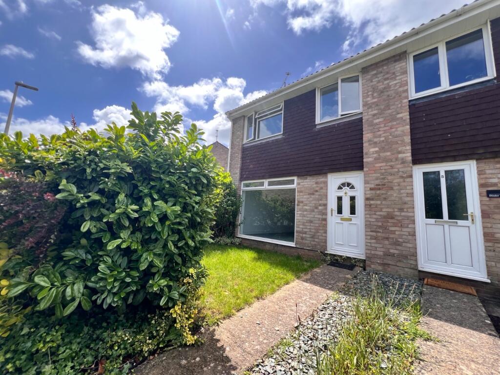3-bed semi-detached on Dinder Close, Nailsea, North Somerset, BS48, £310,000