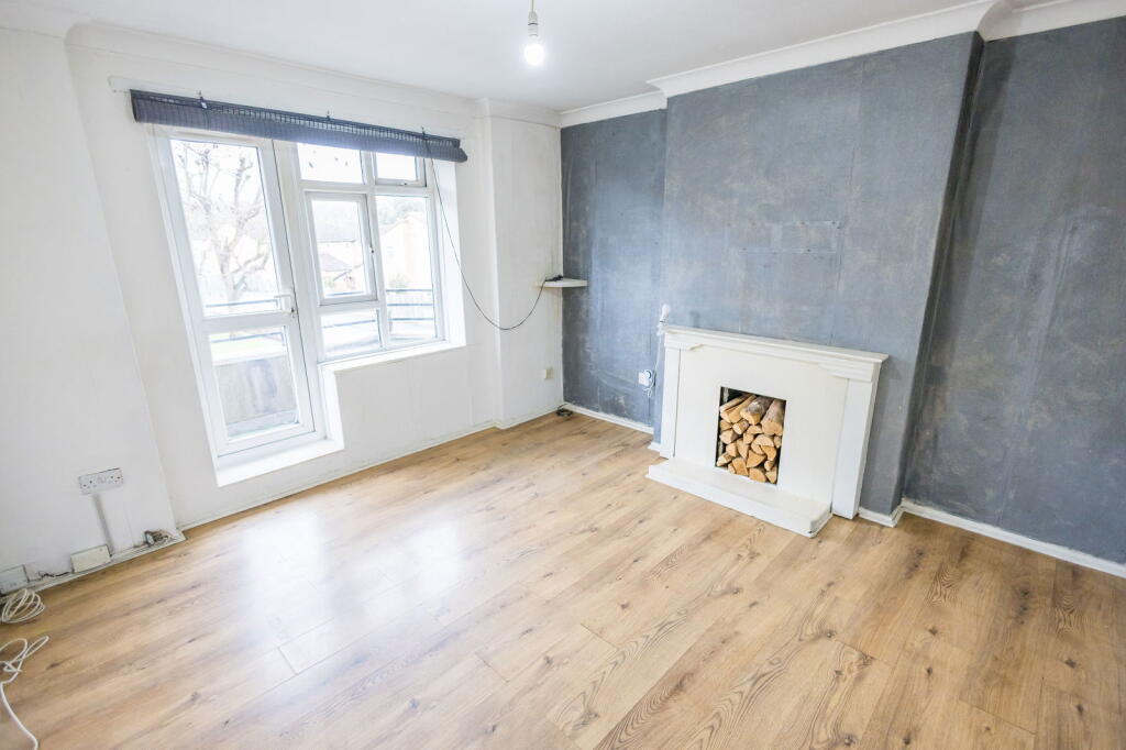 Main image of property: Faymore Gardens, South Ockendon, RM15 5NN