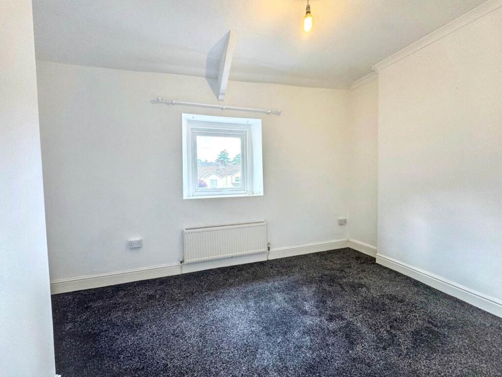 House in Newbridge, Pantside - More