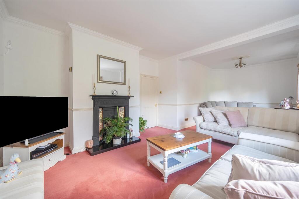 Cricket Hill, Finchampstead, Berkshire, RG40 3TN - View 5