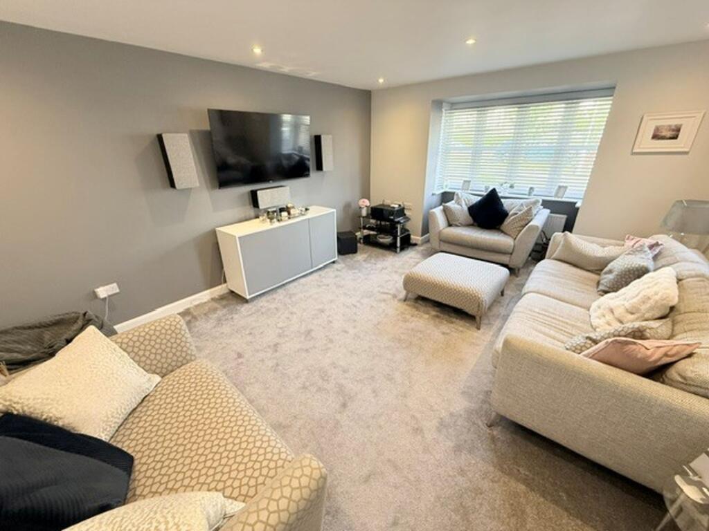 House in Dunfermline, Masterton - View 5