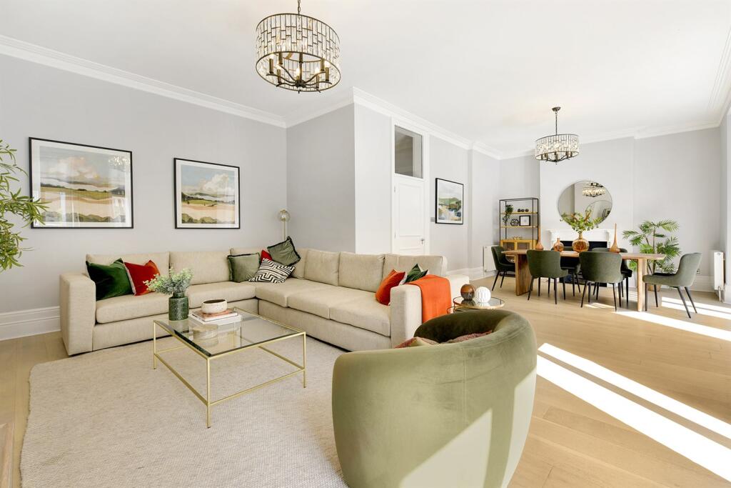 Main image of property: 3 bedroom 1st Floor Flat in St Georges Court