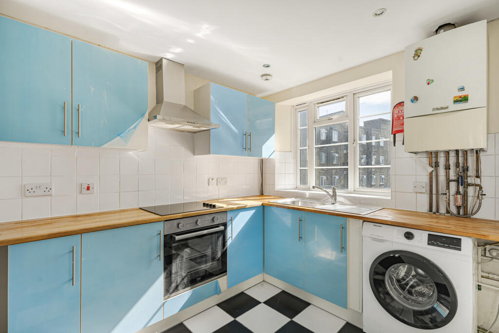 Apartment in London - View 3