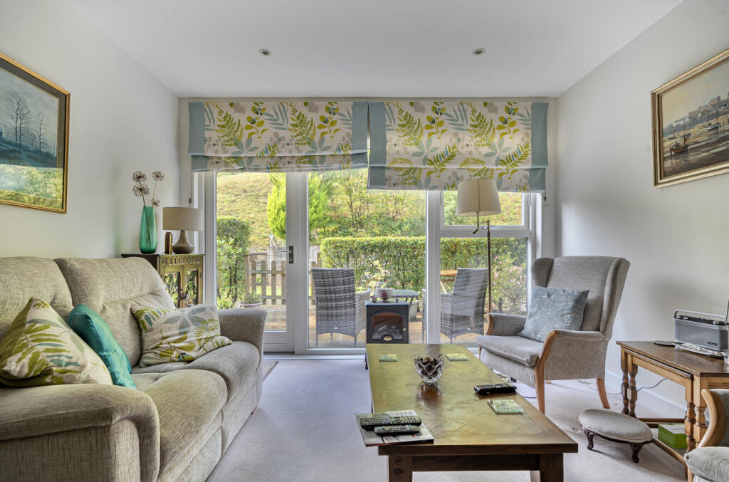 Apartment in Waverley, Haslemere - View 2