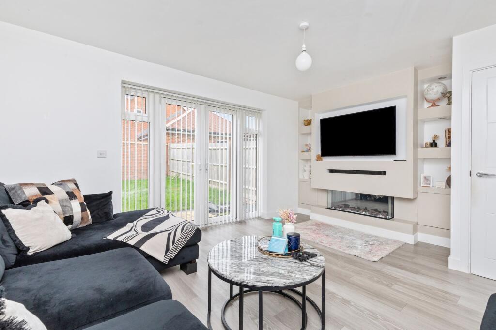 Illett Way, Faygate, RH12 - View 2