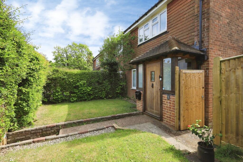 Main image of property: Pont Close, Punnetts Town, Heathfield, East Sussex, TN21