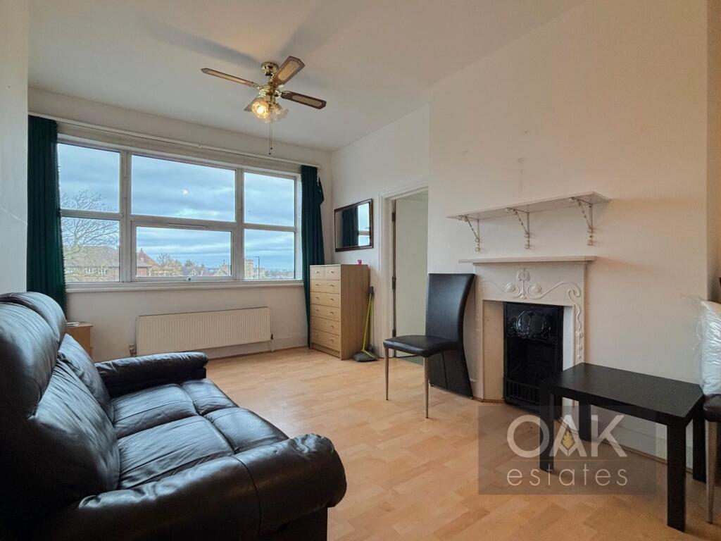 Main image of property: Green Lanes, London N13