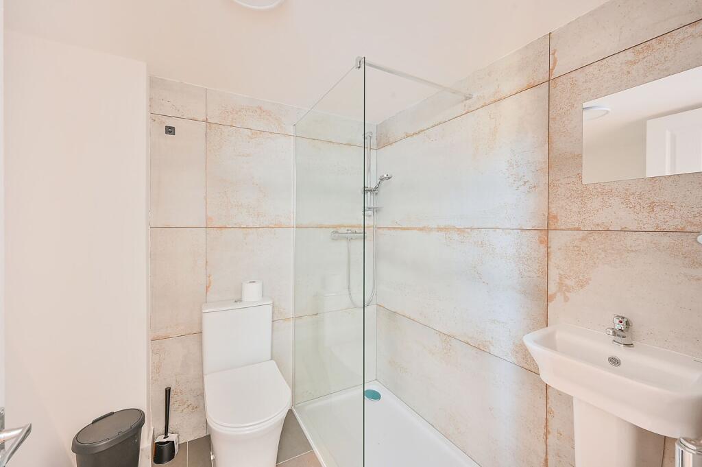 4 bedroom terraced house for rent