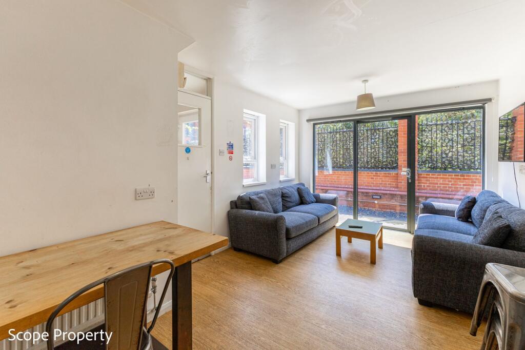 House in Reading, Spring Gardens, Whitley - View 4
