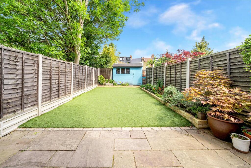 House in London, Whipps Cross, Leyton - View 4