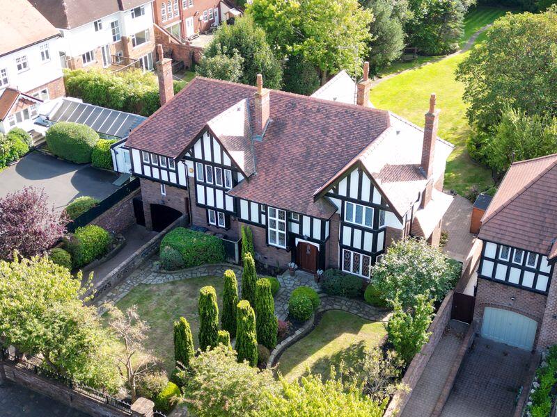 Main image of property: Golf Open 2026 - Grosvenor Road, Birkdale, Southport - Sleeps 10 - 8 min walk to Birkdale golf course