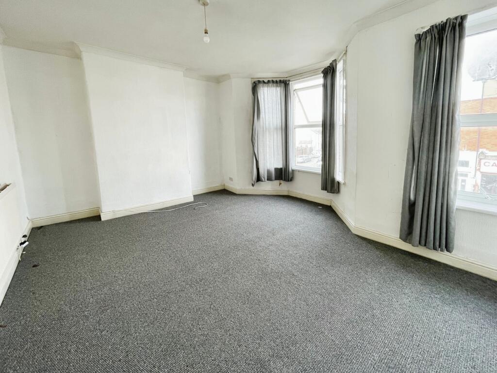 Apartment in Cardiff - View 3