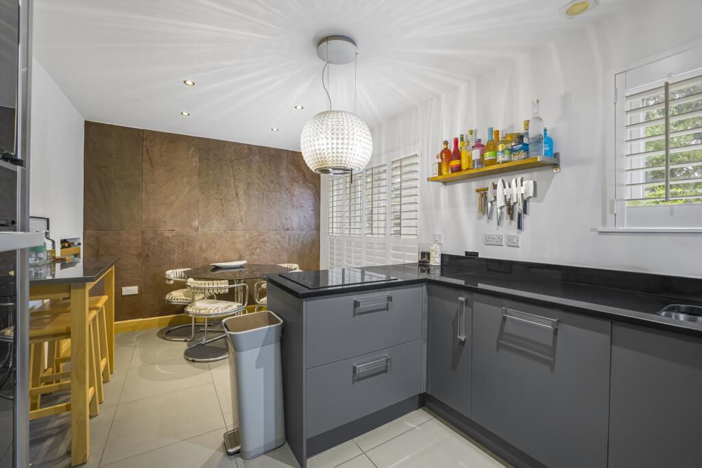 House in Sheffield, South Yorkshire - More