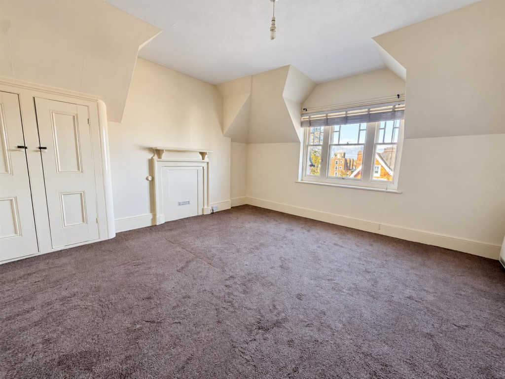 Apartment in Eastbourne, East Sussex - More