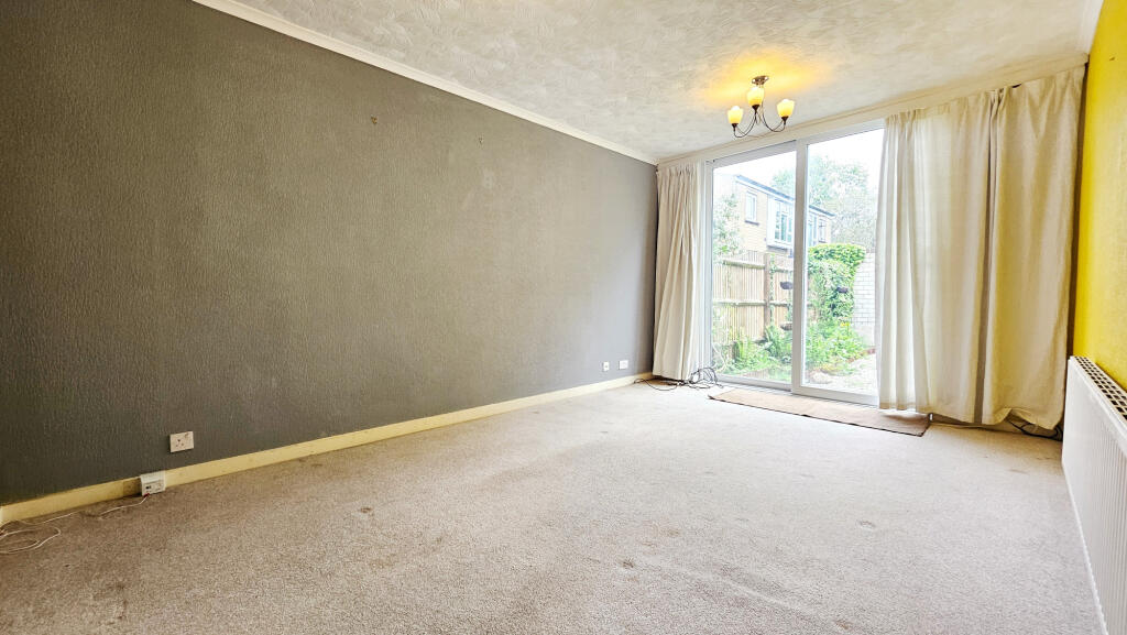 Rockingham Close, Uxbridge, Middlesex, UB8 photo 5