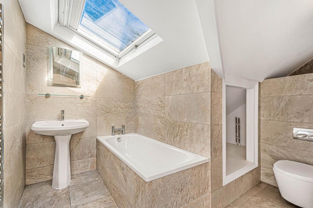 House in London - View 5