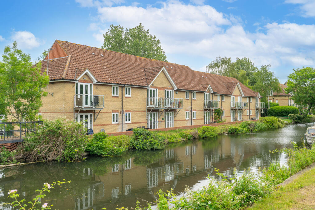 Main image of property: Cambridge Road, Harlow, Essex, CM20