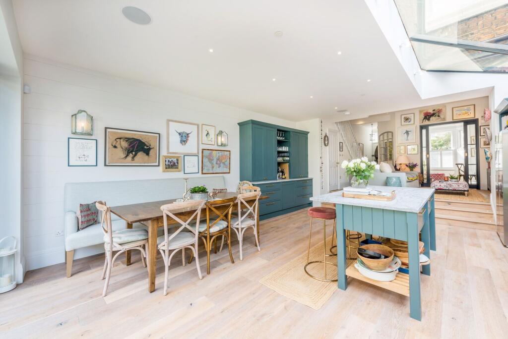 House in London, Kilburn - More