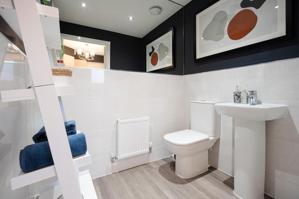 House in Northampton, Wellingborough - More