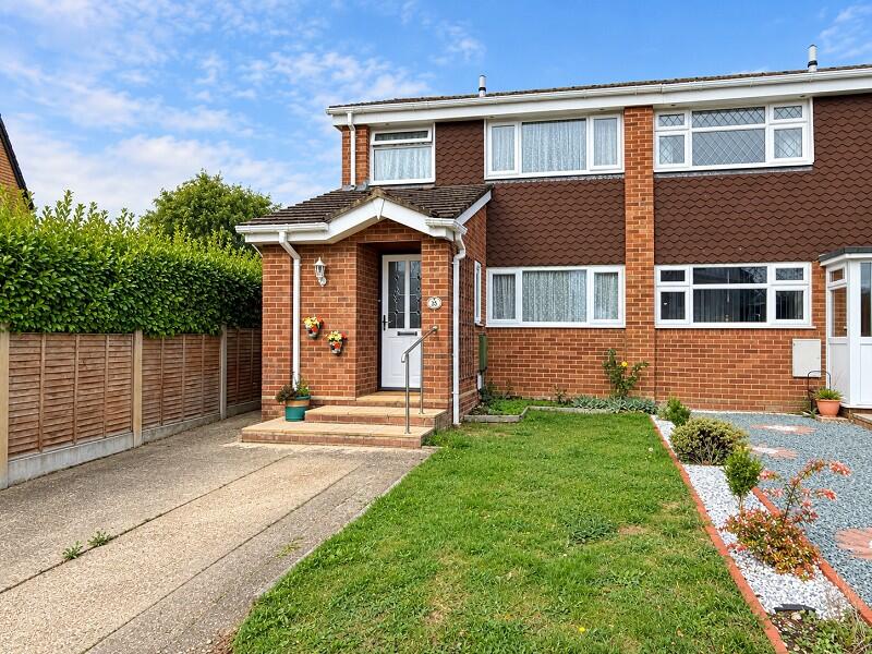 3-bed semi-detached on Albert Road, New Milton, Hampshire. BH25 6SP, £349,950