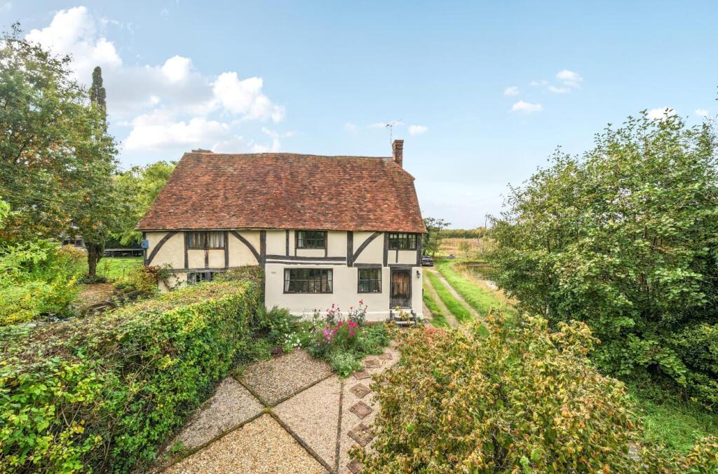 Main image of property: Attached Historic Former Wealden Hall House - Laddingford