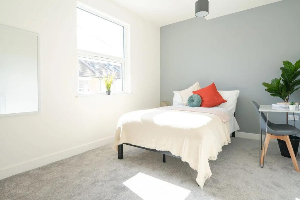 House in Portsmouth - View 4