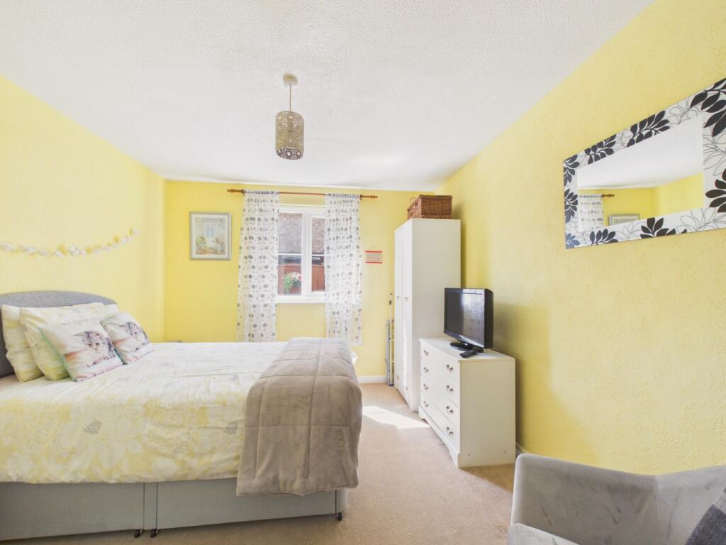 House in Hull - More