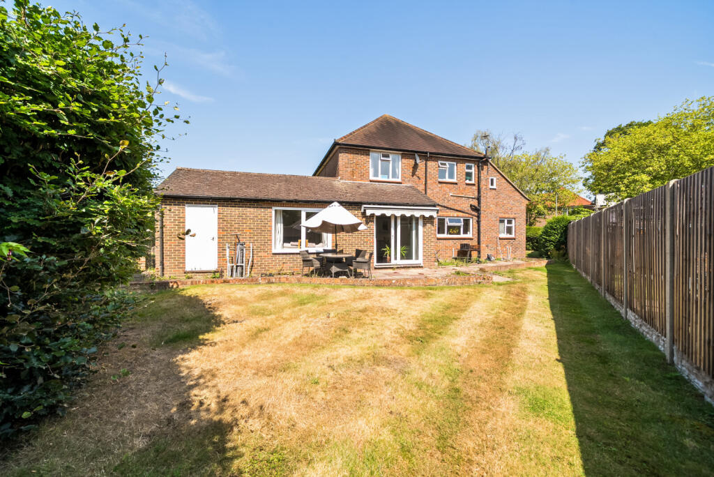 Orchard Drive, Horsell, GU21 photo 4