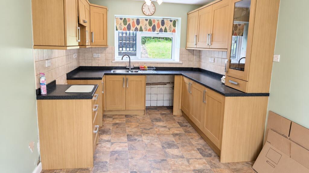 House in Newport - View 4