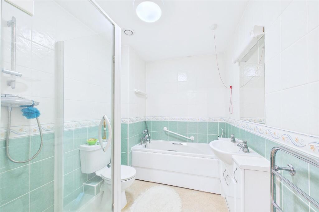 Apartment in Bristol, North Somerset - View 4