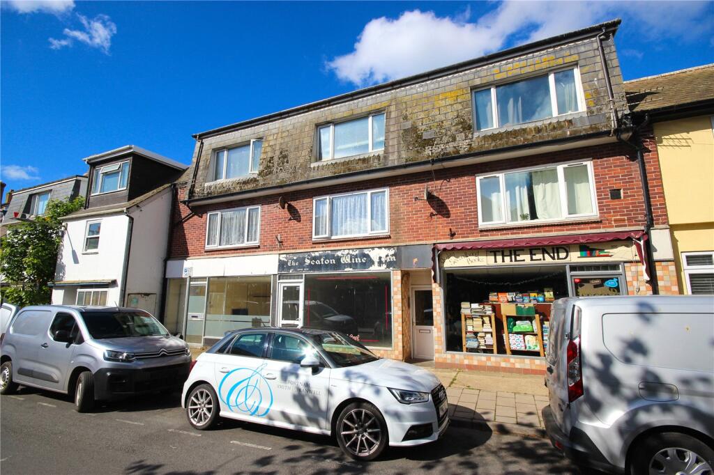 Main image of property: 52 Queen Street, Seaton, EX12