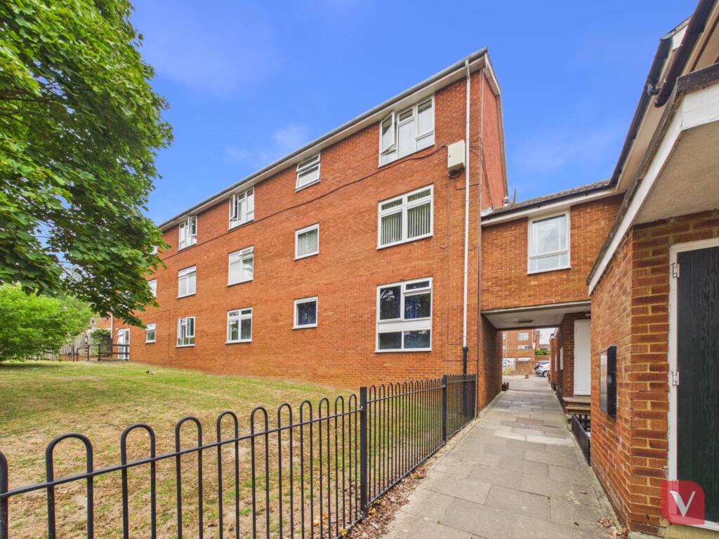 Main image of property: Wexham Close, Luton