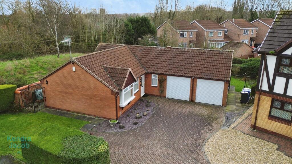 3-bed detached on St. Annes View, Worksop, £300,000