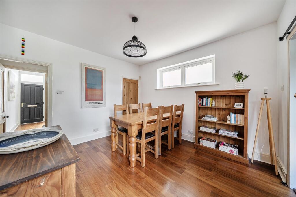 House in Rushcliffe, Radcliffe-on-Trent - View 5