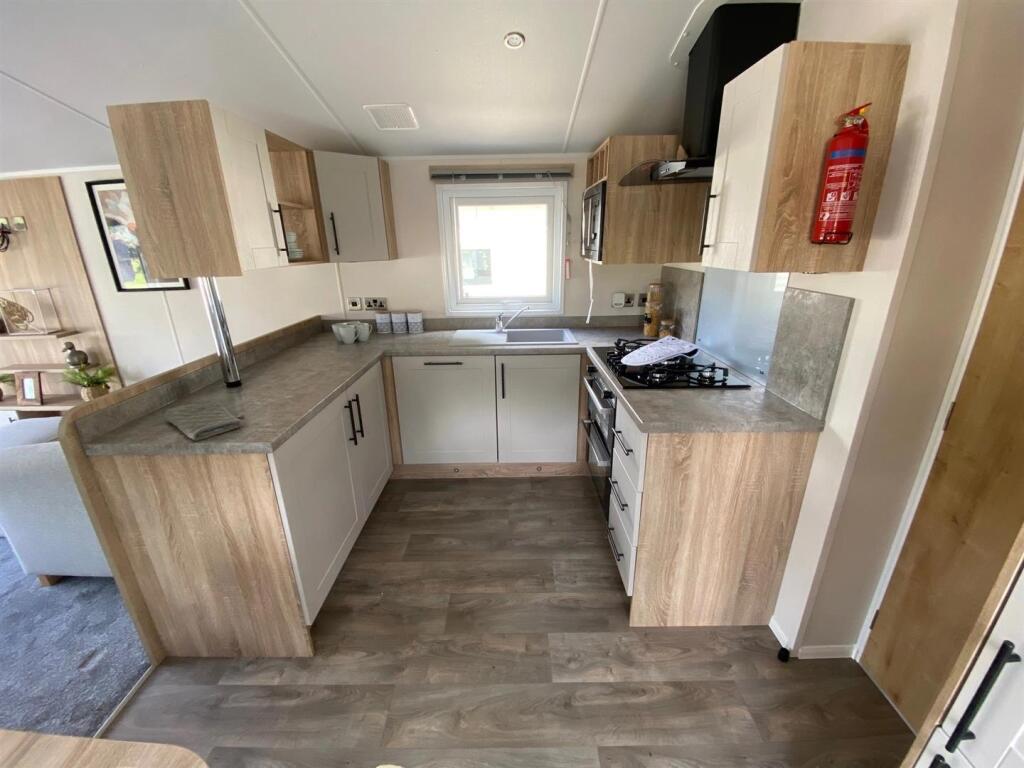 Newhaven Caravan & Camping Park, Buxton photo 5