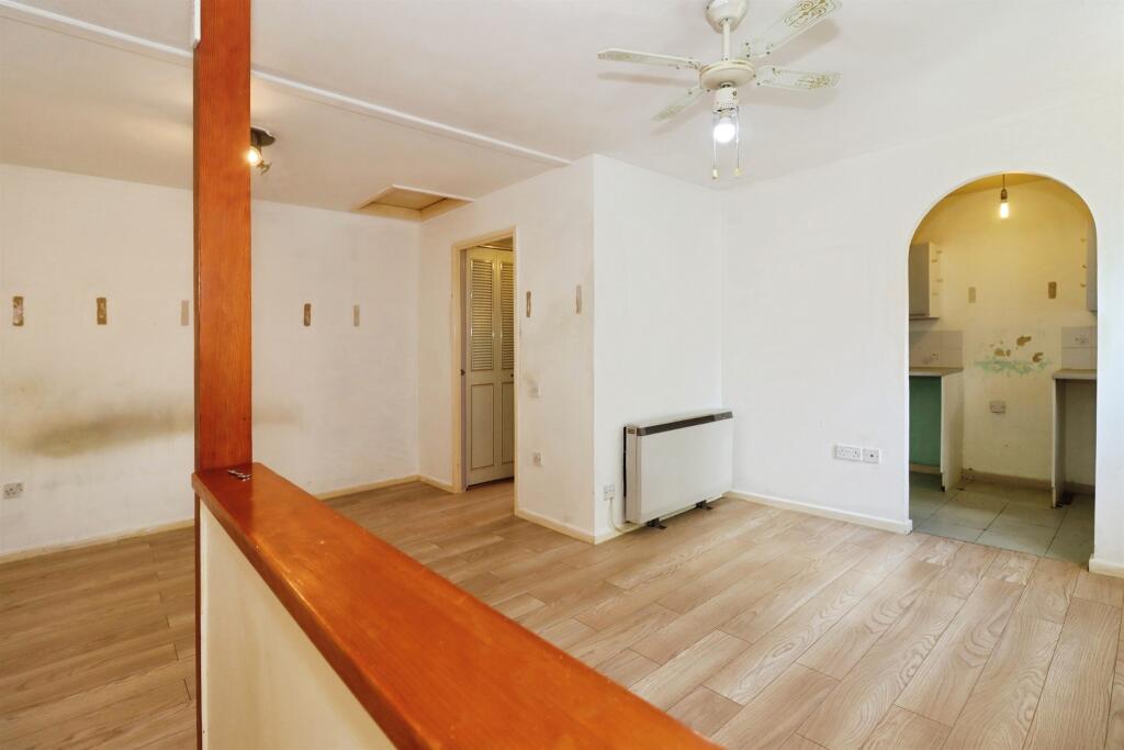 Apartment in Yate, Ladden Garden Village - View 4