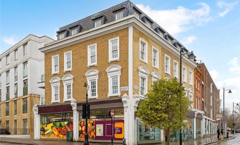 Main image of property: 31 Wingate Square, London, SW4 0AF