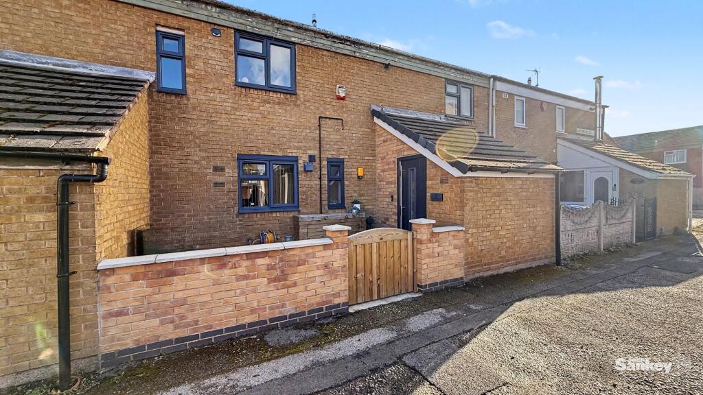 3-bed terraced on Caythorpe Court, Mansfield Woodhouse, NG19, £160,000