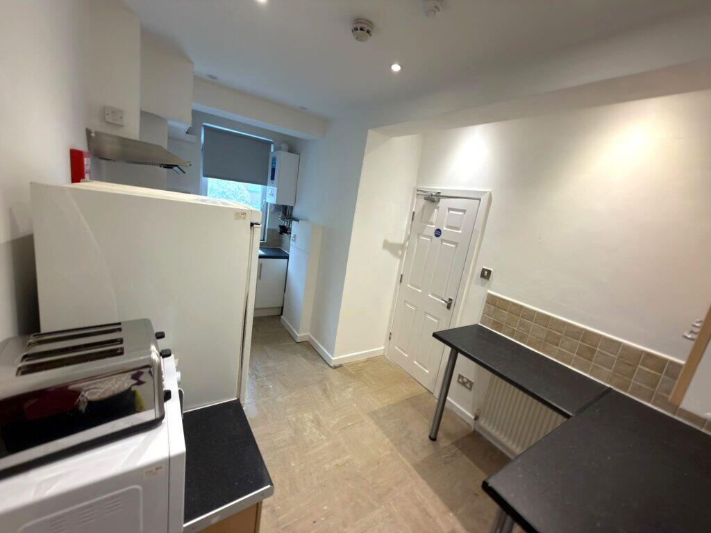 House in Leeds - View 4