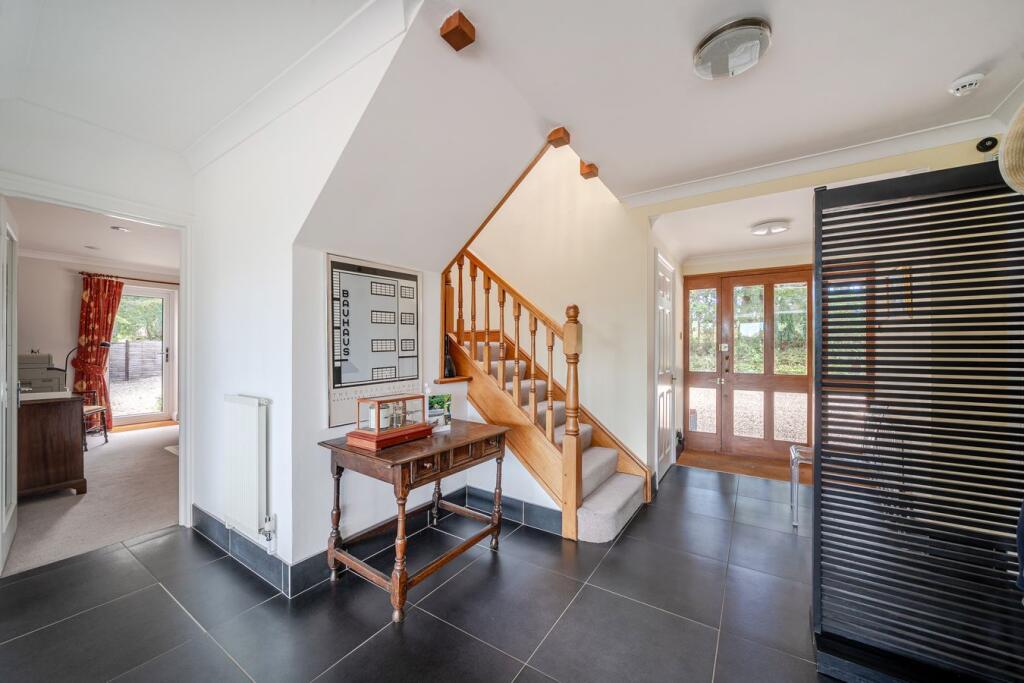 House in Southampton - More