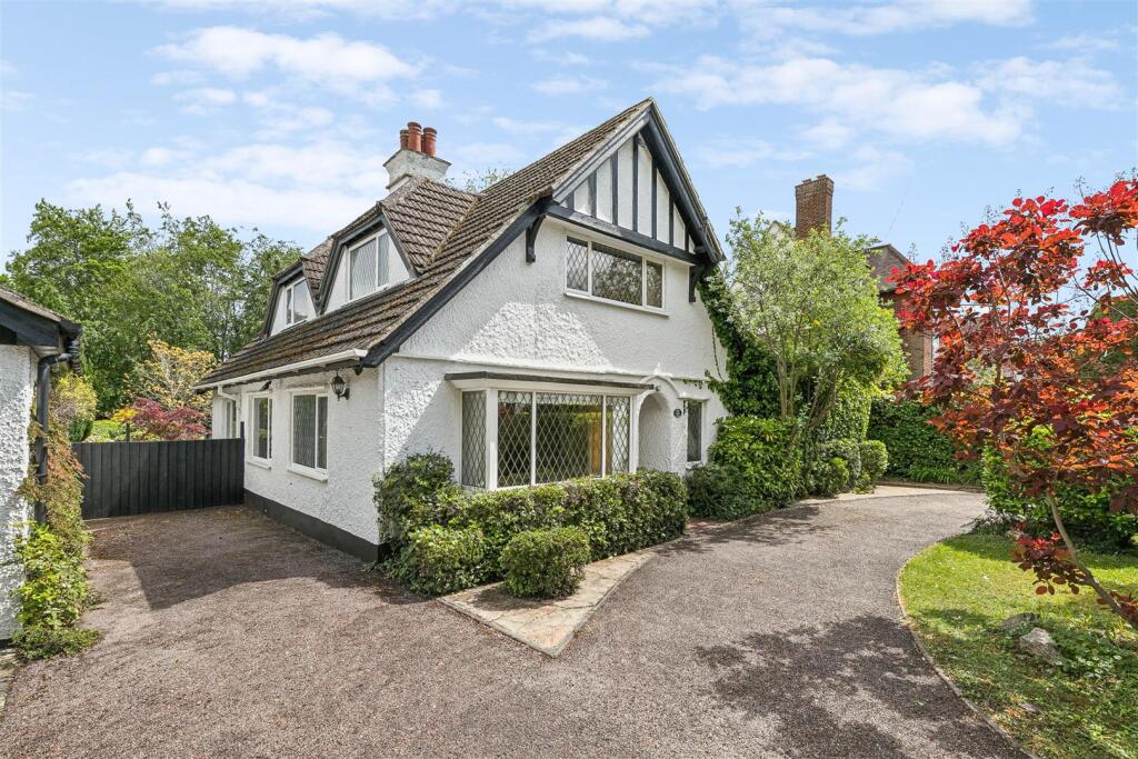 Main image of property: Norton Way South, Letchworth Garden City