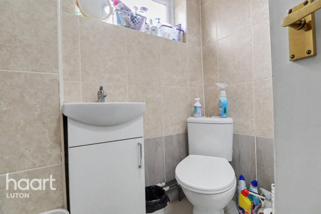 3-bed terraced on Dewsbury Road, Luton, £280,000
