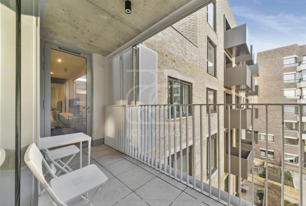 Apartment in London - View 5
