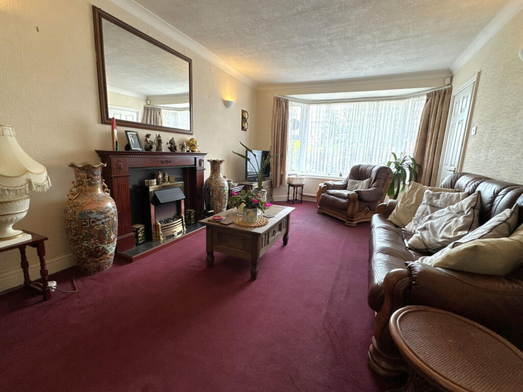 Turves Road, Cheadle Hulme, Cheadle, SK8 6AE photo 4