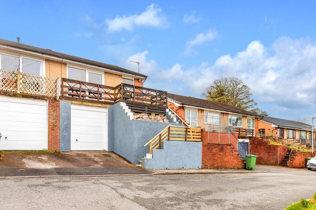 Main image of property: 17 Hill Place, Oxenholme, LA9 7HB
