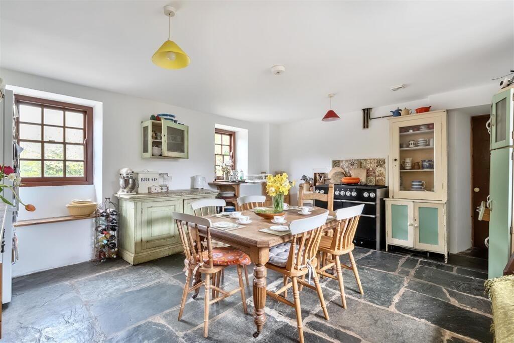 Barn conversion set within generous grounds, Crowntown photo 2
