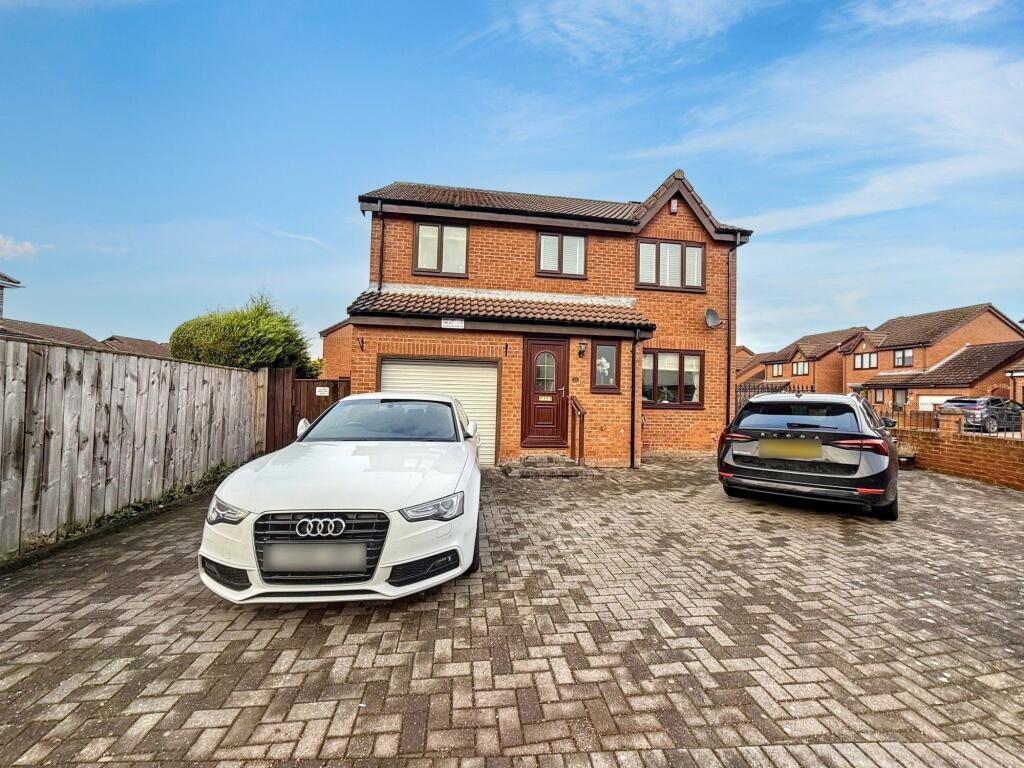 4-bed detached on Durham Place, Chester le Street, DH3, £240,000